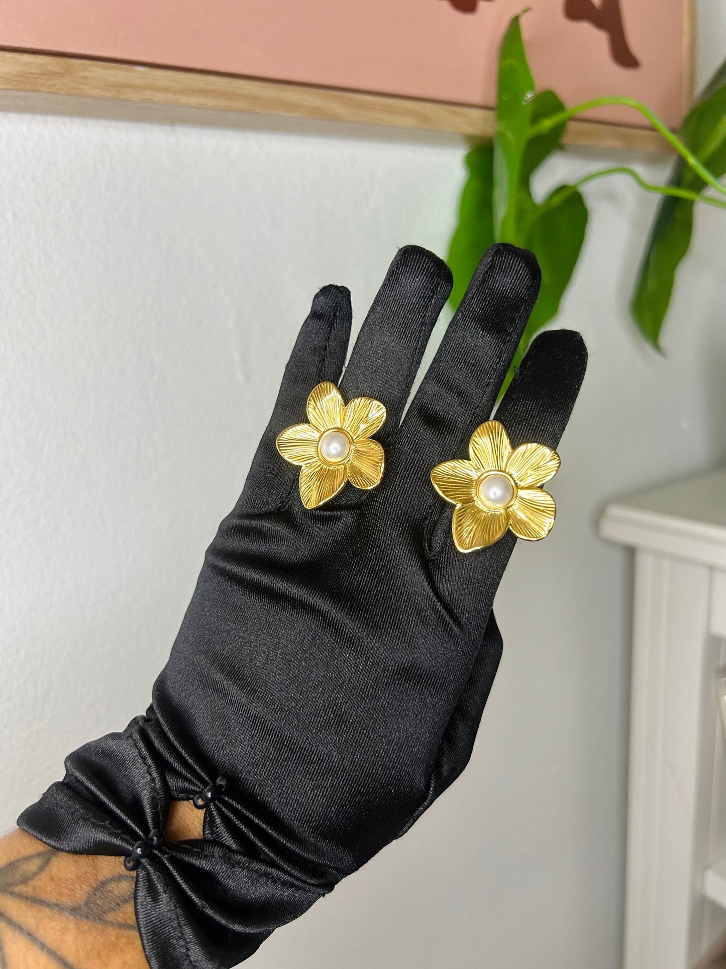 Flower of Pearl Rings